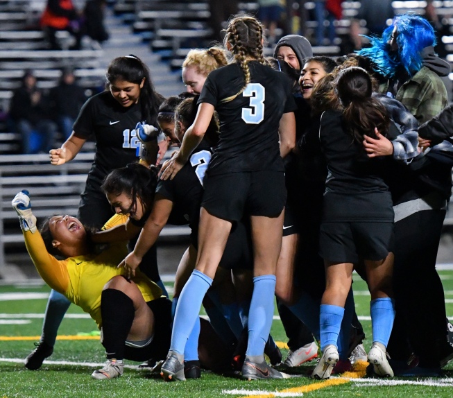 Cabrillo women&rsquo;s soccer wins in shootout, advances in playoffs for first time since &rsquo;05